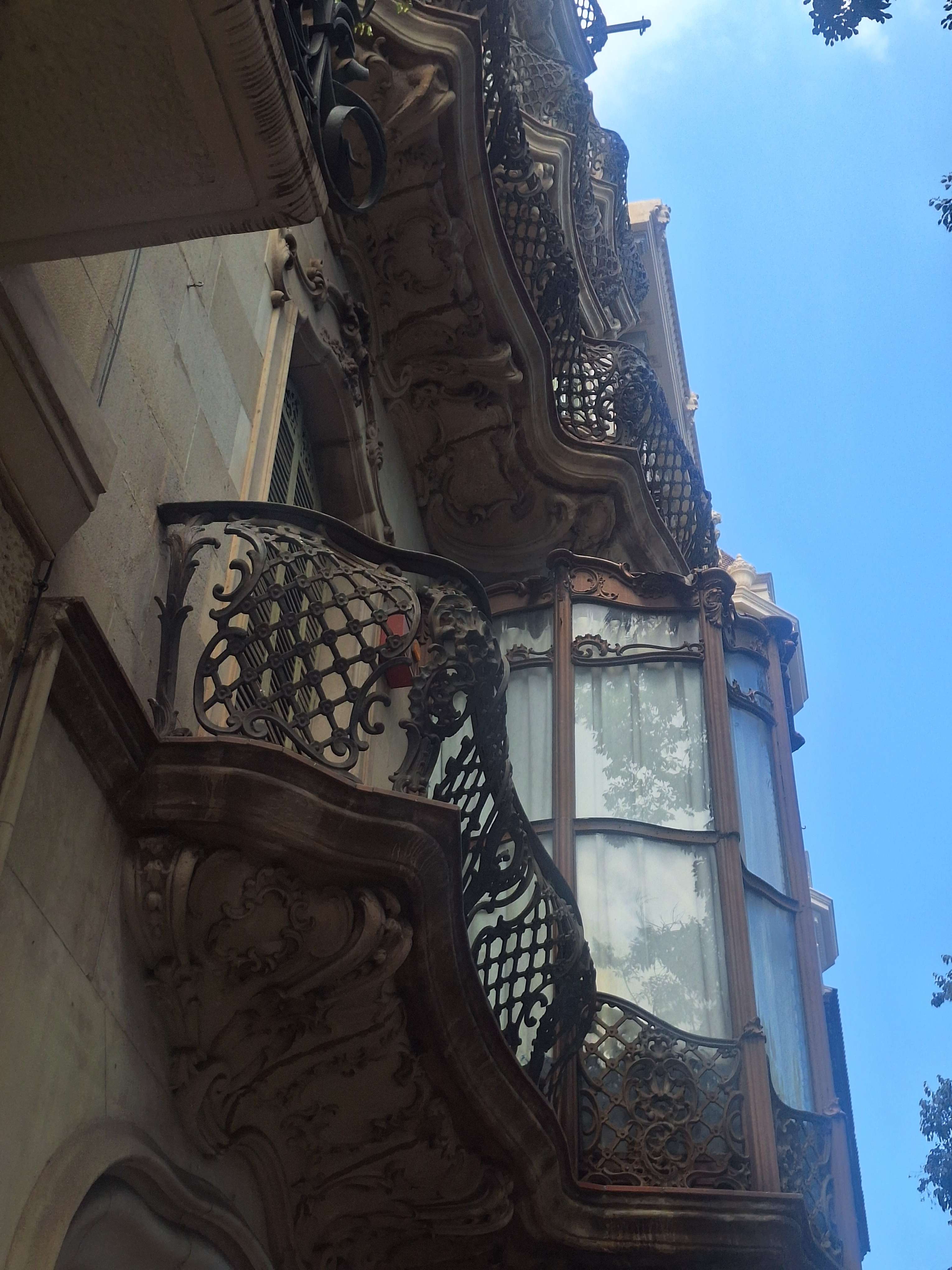 picture of balconies in barcelona